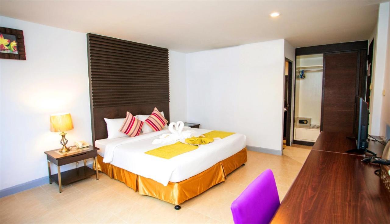 Sino House Patong Hotel Exterior foto