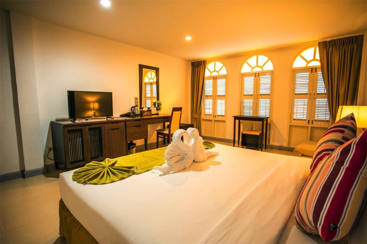 Sino House Patong Hotel Exterior foto