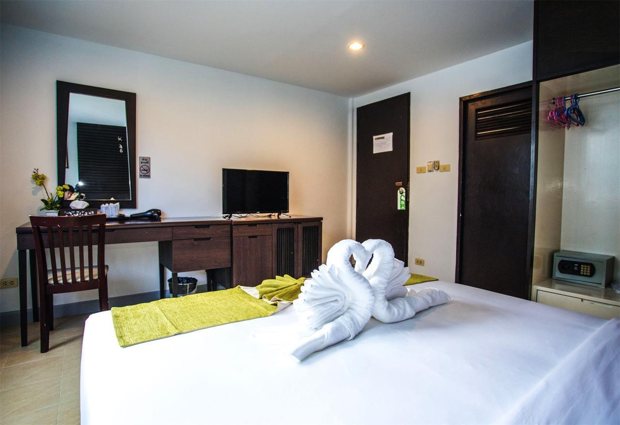 Sino House Patong Hotel Exterior foto