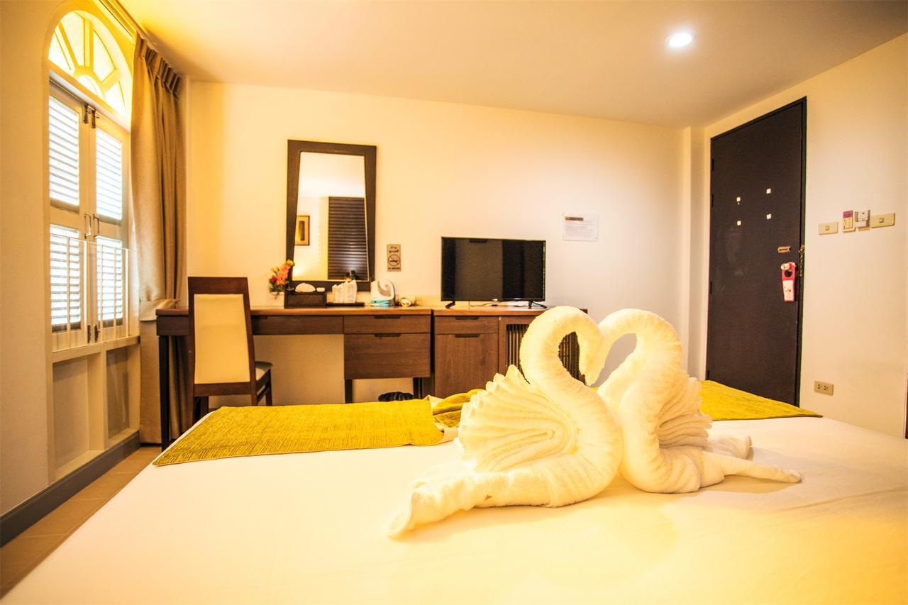Sino House Patong Hotel Exterior foto