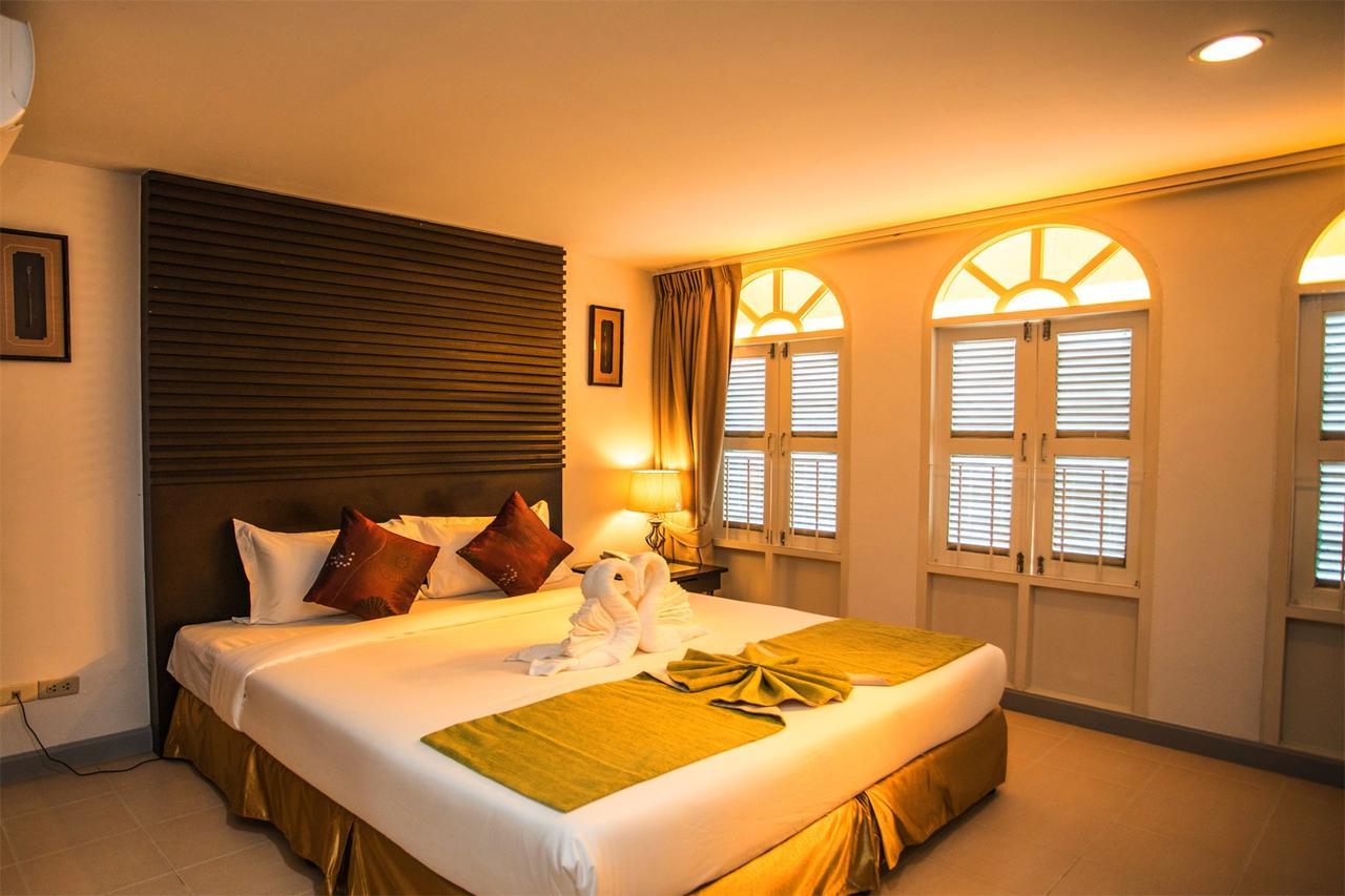 Sino House Patong Hotel Exterior foto