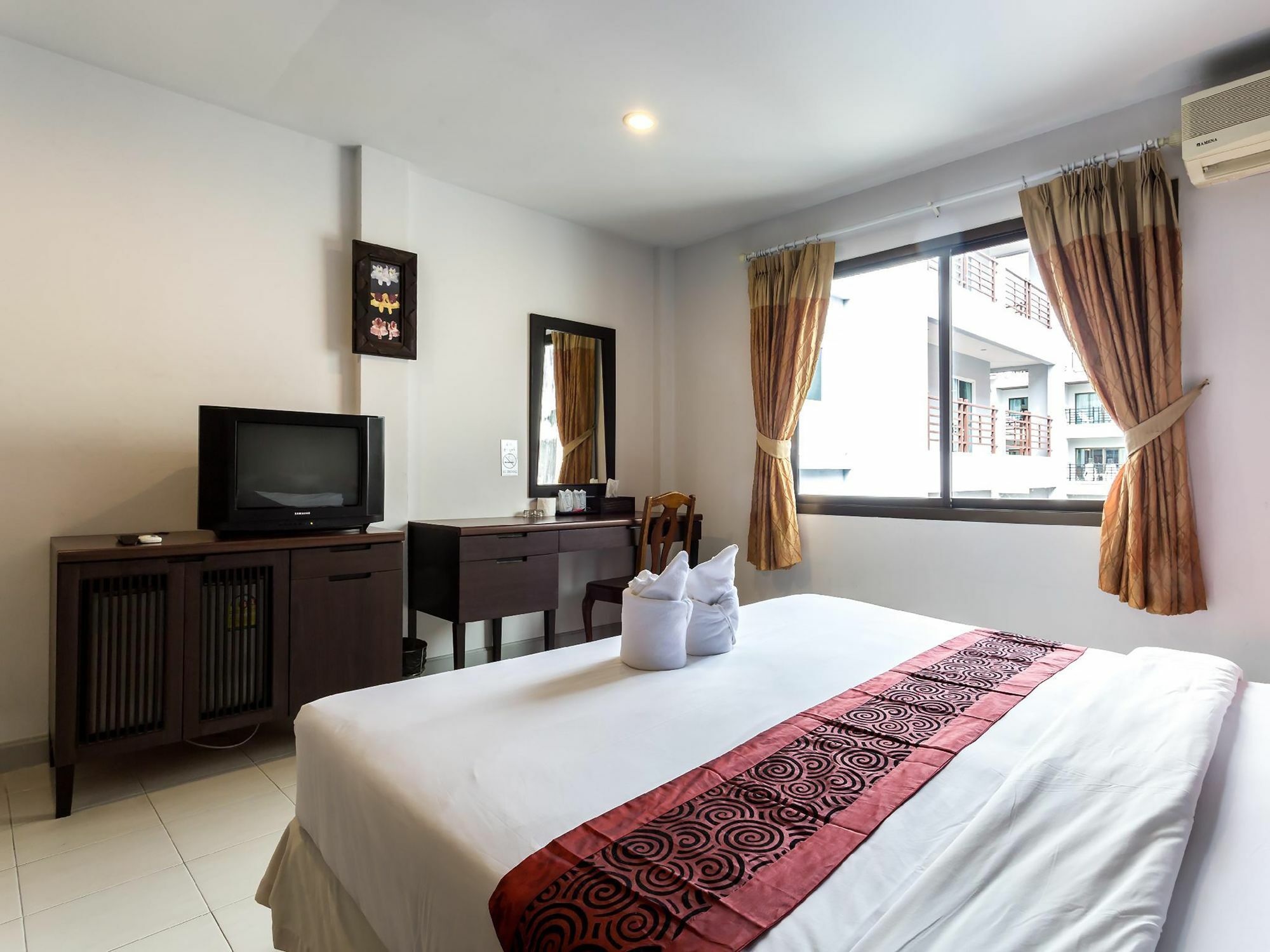 Sino House Patong Hotel Exterior foto