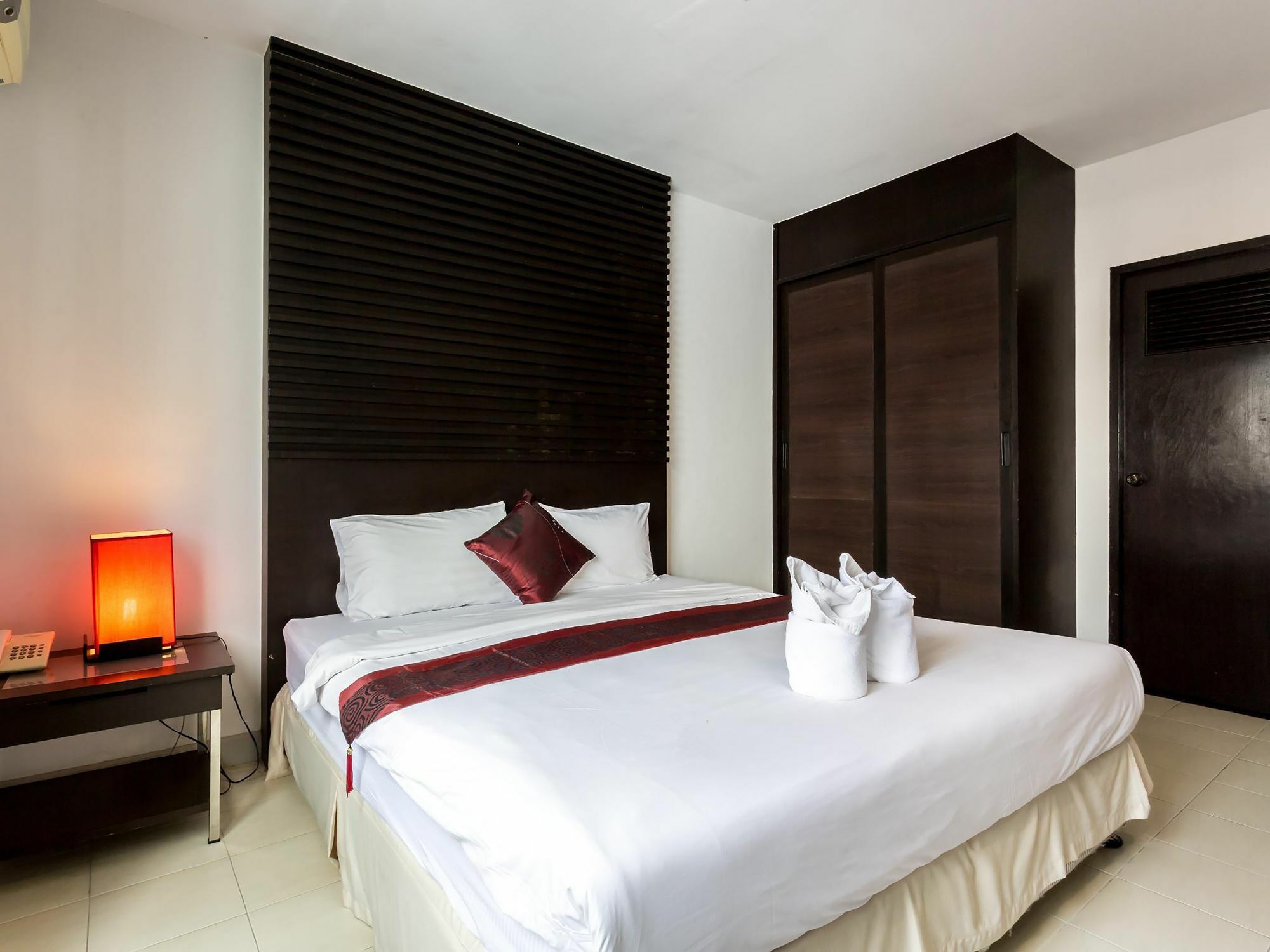 Sino House Patong Hotel Exterior foto